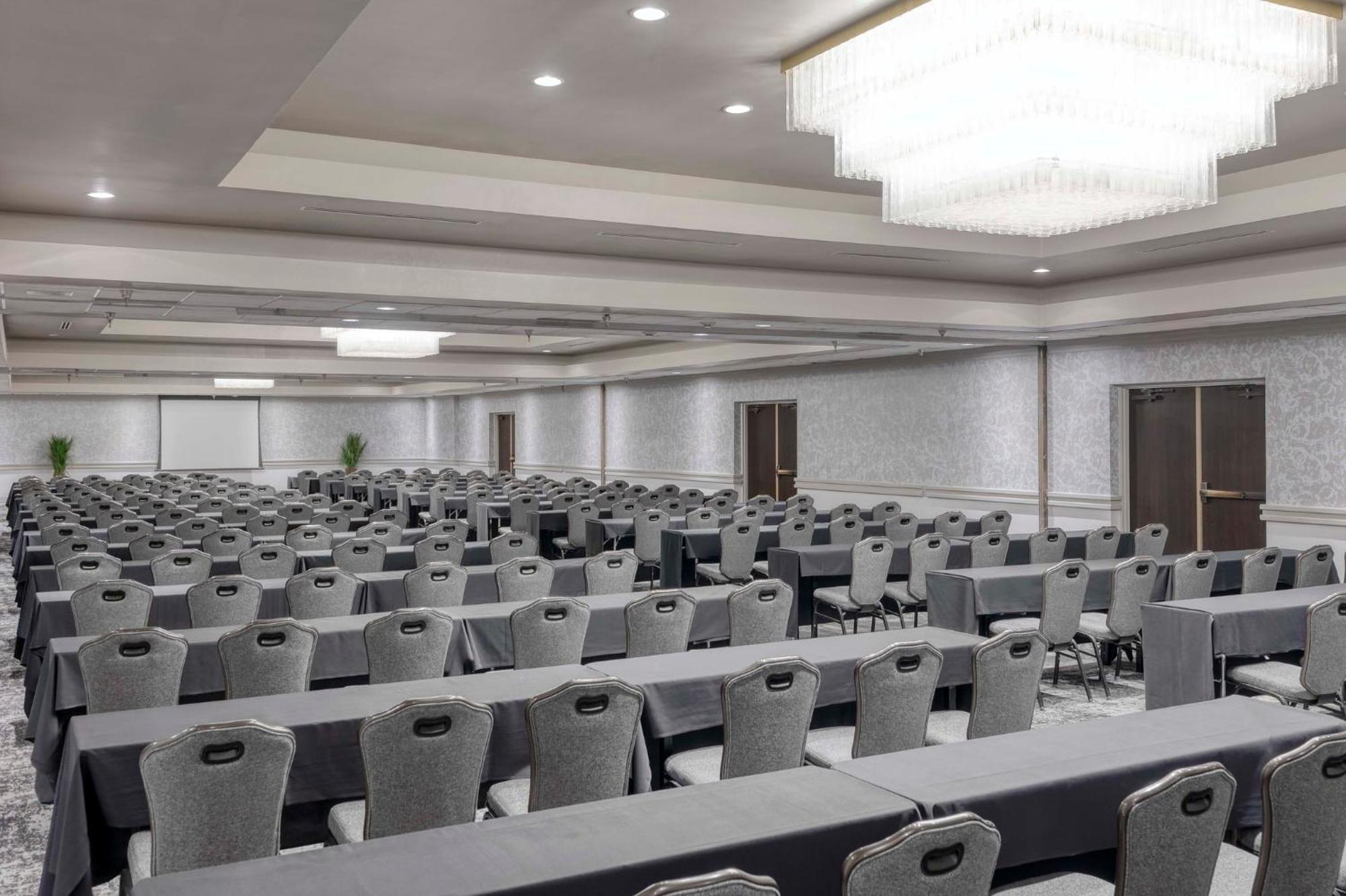 Crowne Plaza Indianapolis-Airport By Ihg Hotel Ngoại thất bức ảnh