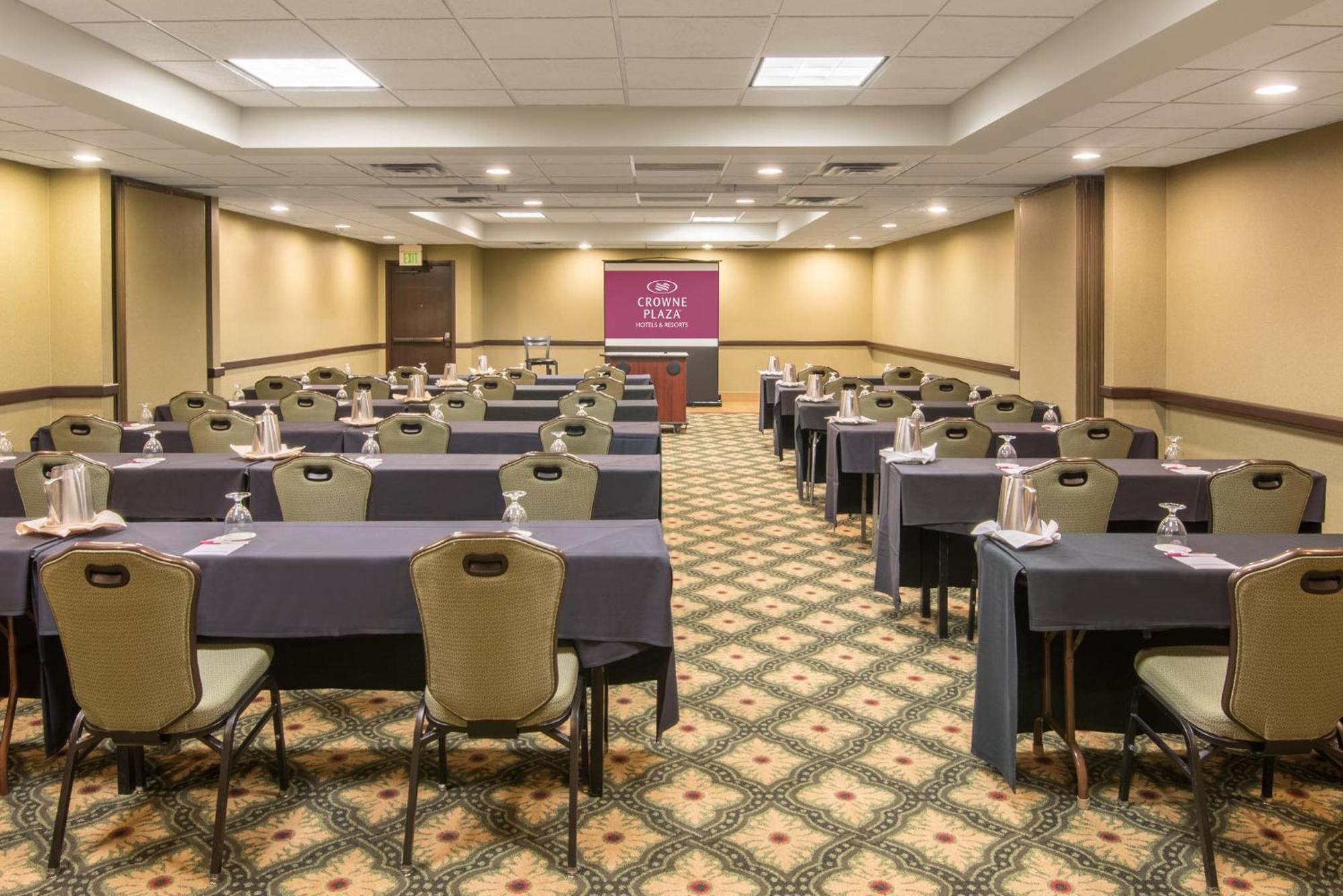 Crowne Plaza Indianapolis-Airport By Ihg Hotel Ngoại thất bức ảnh