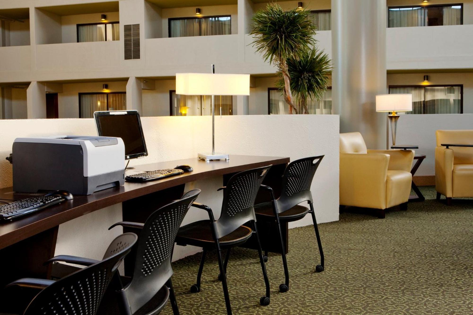 Crowne Plaza Indianapolis-Airport By Ihg Hotel Ngoại thất bức ảnh