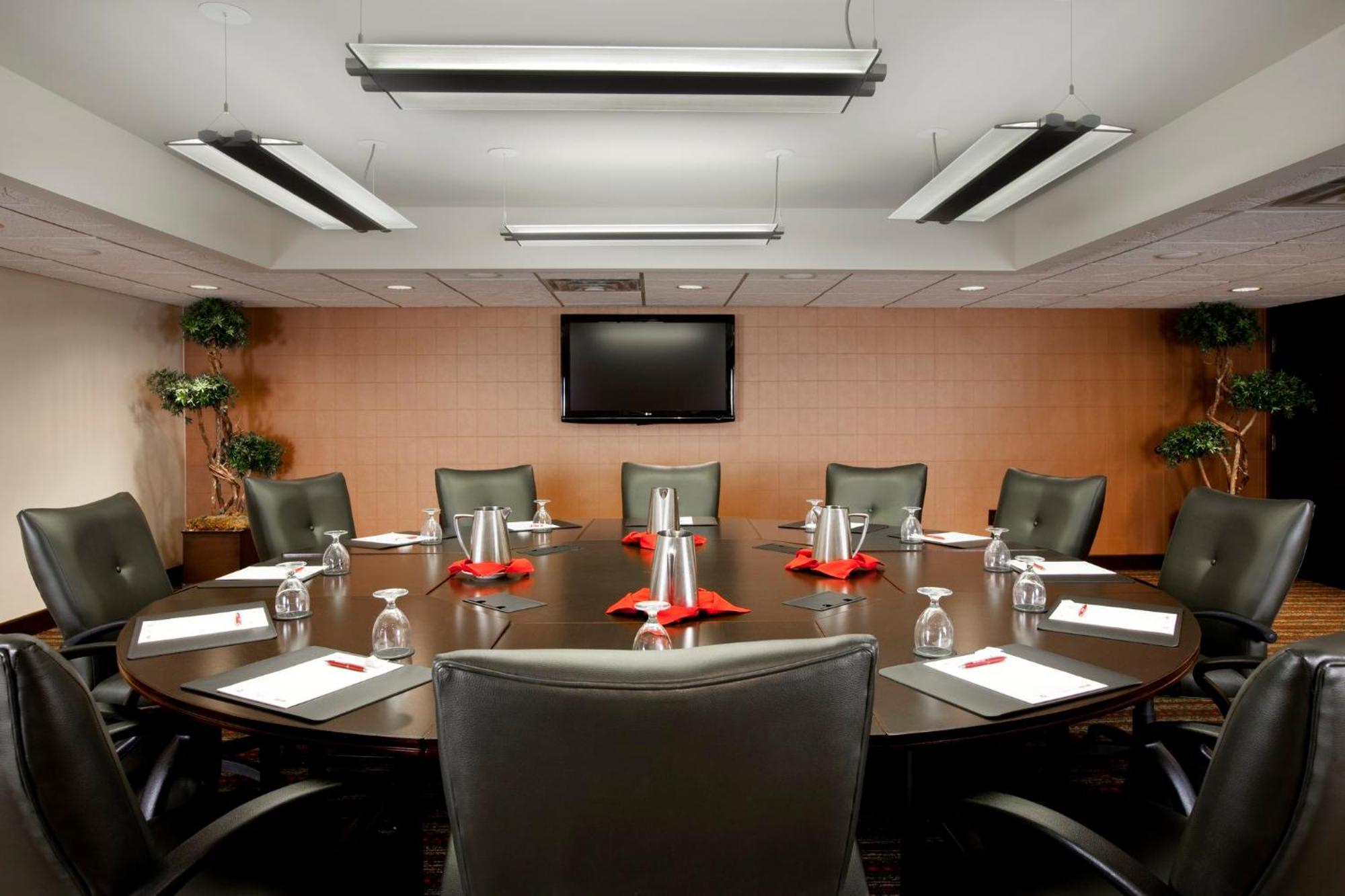 Crowne Plaza Indianapolis-Airport By Ihg Hotel Ngoại thất bức ảnh